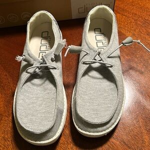 Hey Dude shoes size 8